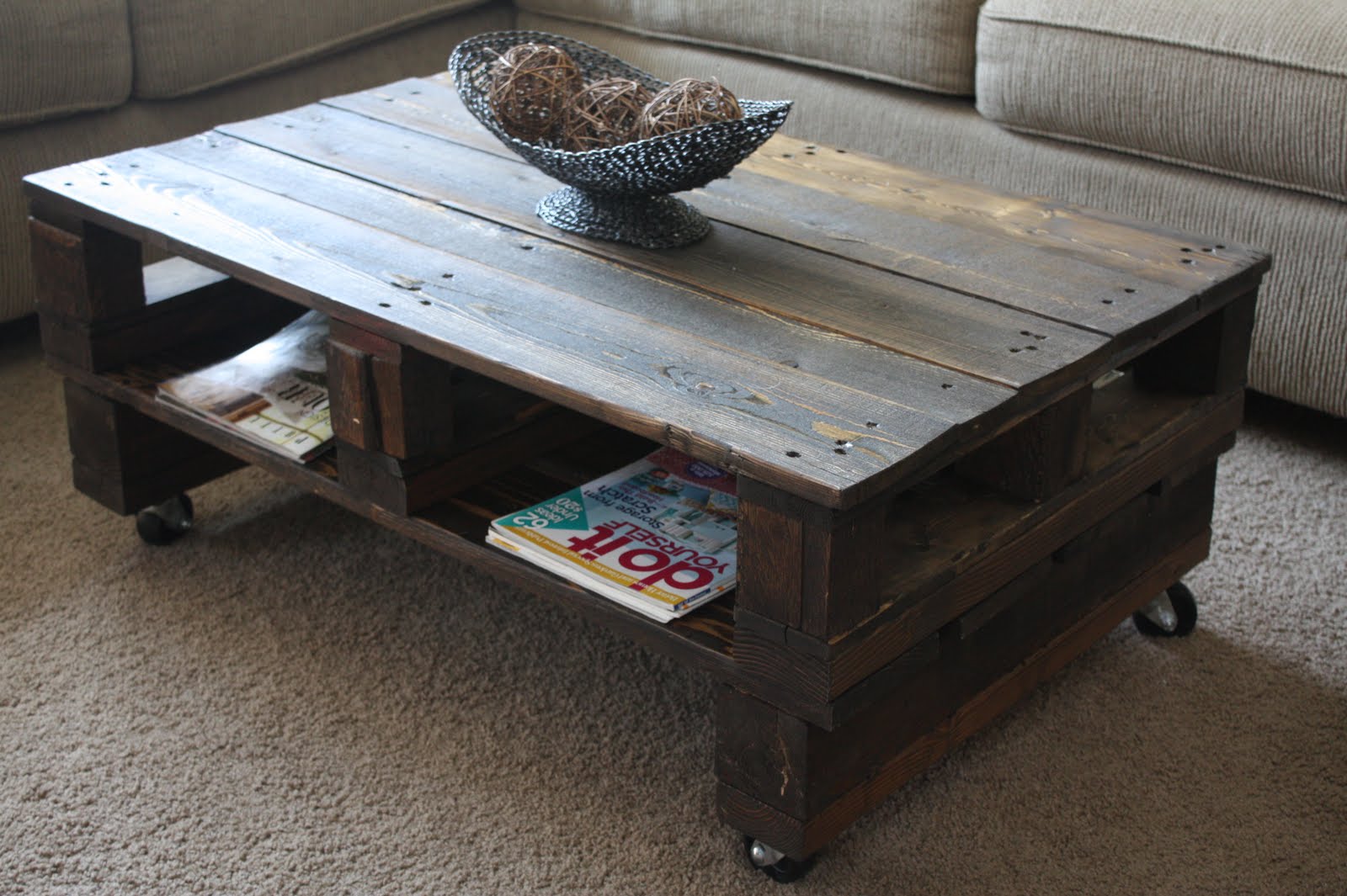 plans a pallet coffee table